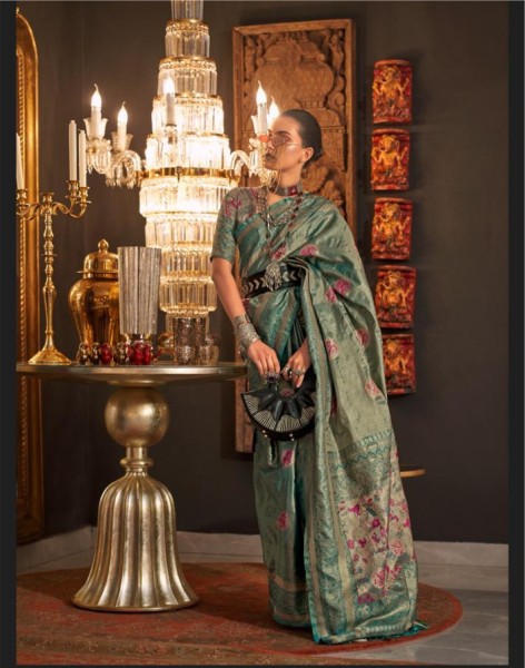 ZARI BASE HANDLOOM WEAVING SILK SAREE WITH BLOUSE PIECE